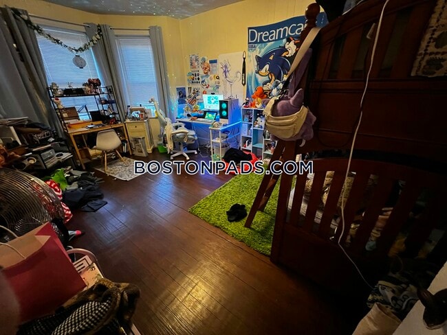 Building Photo - 71 S Huntington Ave Unit 2