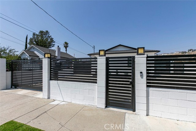 Building Photo - 10265 Strathern St Rental