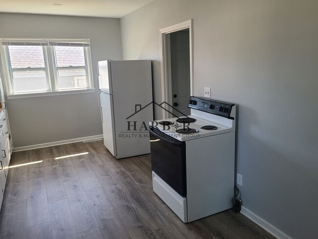 Photo - 1204 1st Ave NE