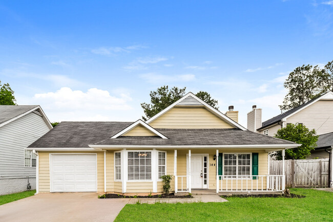 Bright 3 Bedroom Home - Bright 3 Bedroom Home