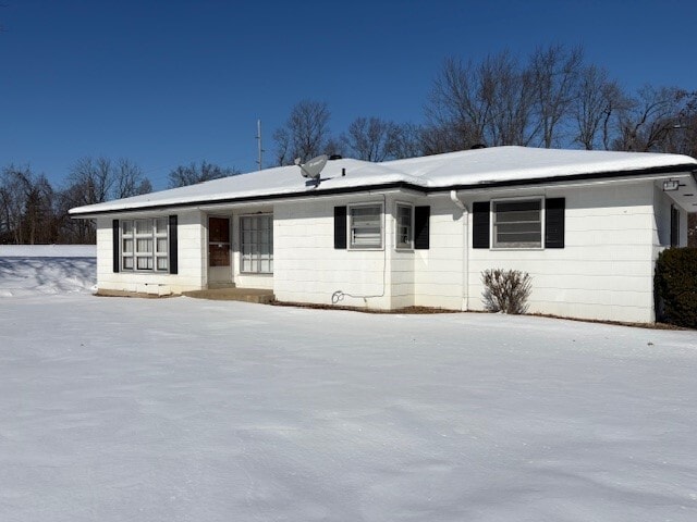 Photo - 418 N Service Rd