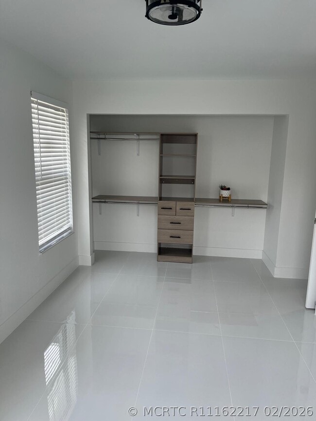 Photo - 1122 Woodbine Rd