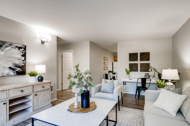 Photo - 7326 N Greeley Ave Unidad 7326