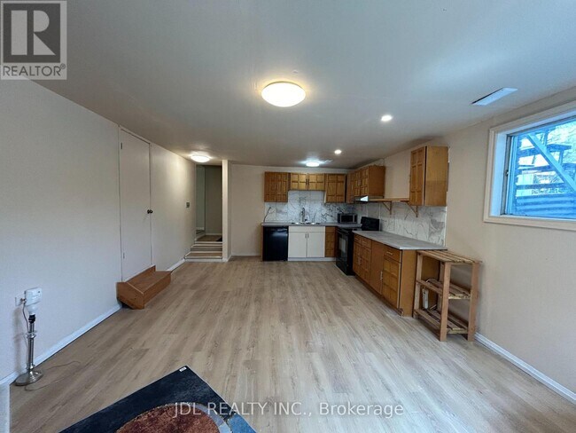 Photo - 21 Squires Ave