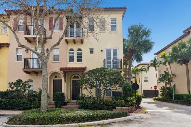 Building Photo - 41 Via Floresta Dr