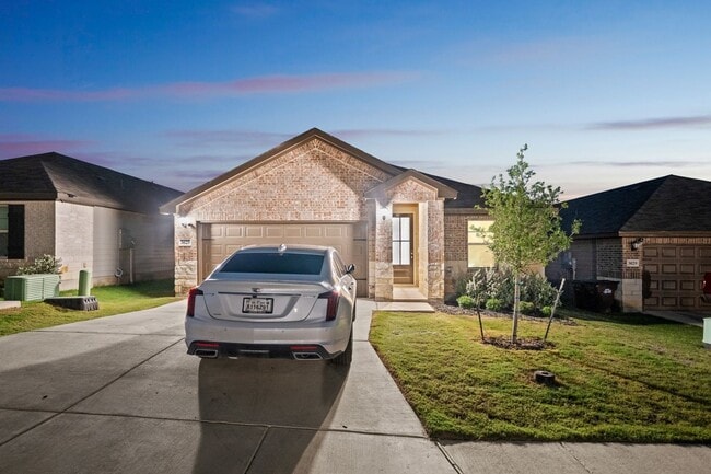 Photo - 3025 Charyn Wy