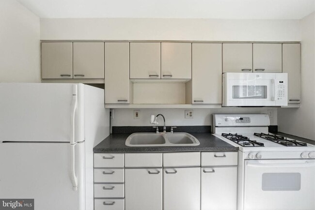 Photo - 6605 Potomac Ave Unit A2