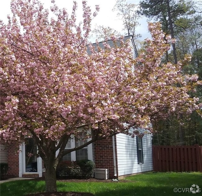 Building Photo - 3008 Montfort Loop Rental