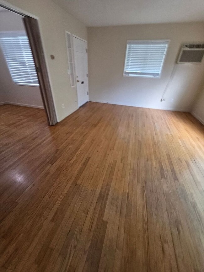 Photo - Quaint 2 Bedroom Duplex