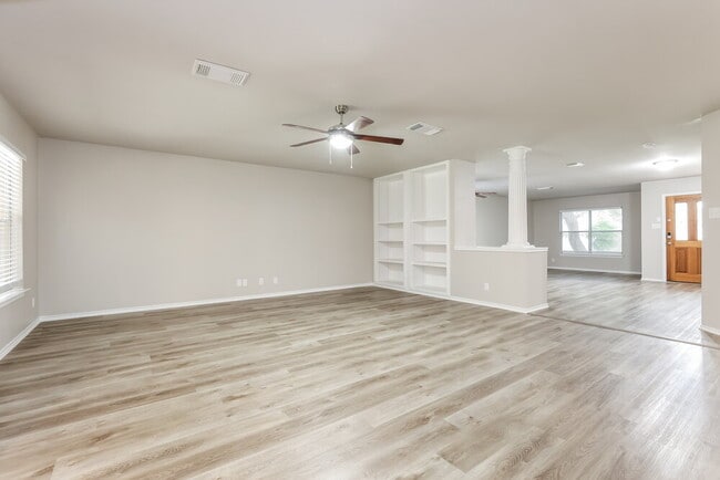 Photo - 18814 Redrock Creek