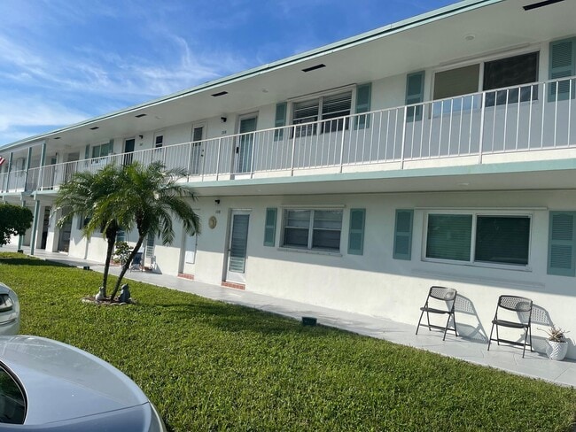 Photo - 117 Lake Terrace Unit F-208