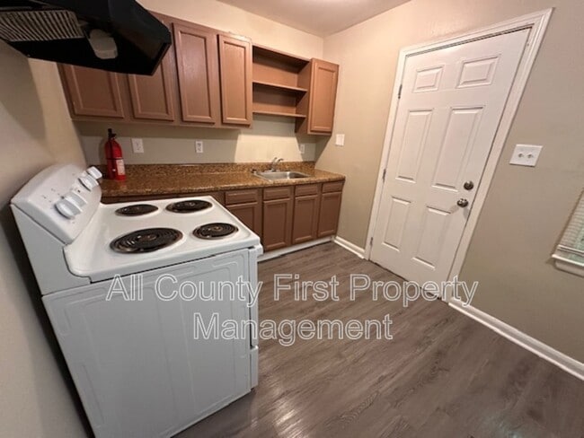 Photo - 833 Commodore Dr NW Unit 833 B Commodore