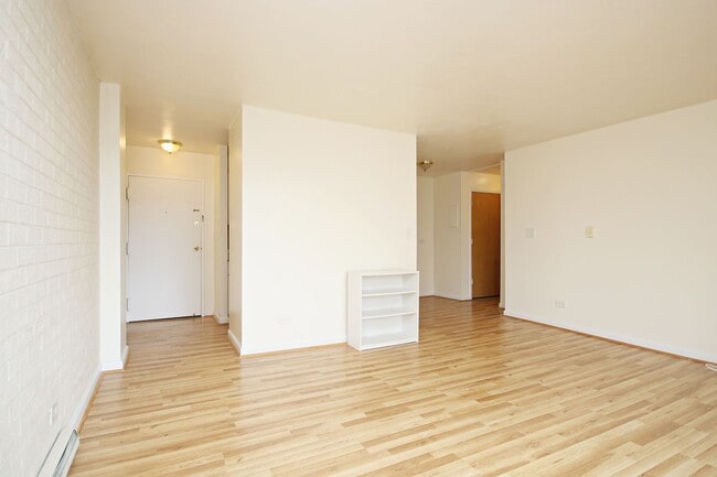 Photo - Student-Friendly Apartment Near Scott Stad... Unidad 501