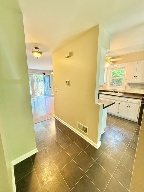 Photo - 924 Britta Ln