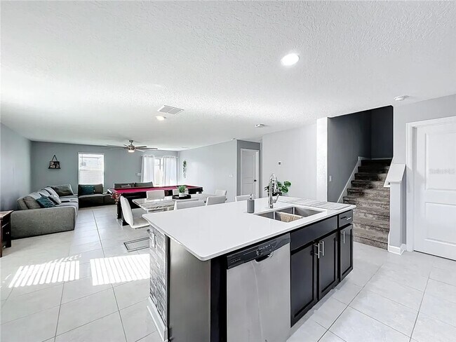 Photo - 744 Simone Ct