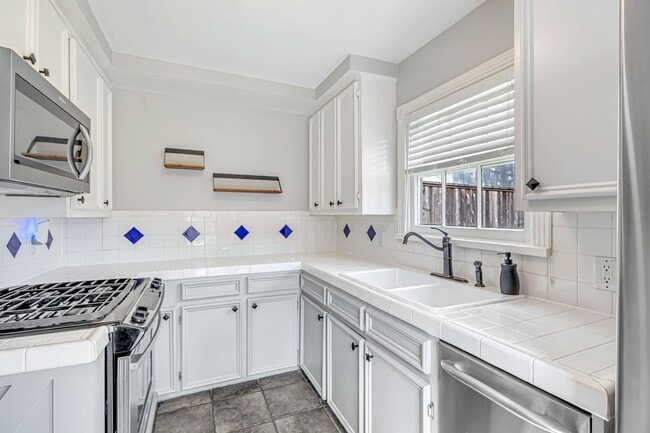 Photo - 1004 Lawrence St