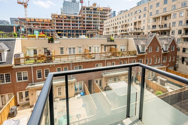 Photo - 540 Front St W Unit ID1345882P