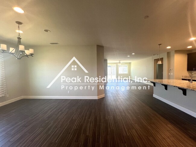 Photo - Spacious 4bd/3ba Elk Grove Home!