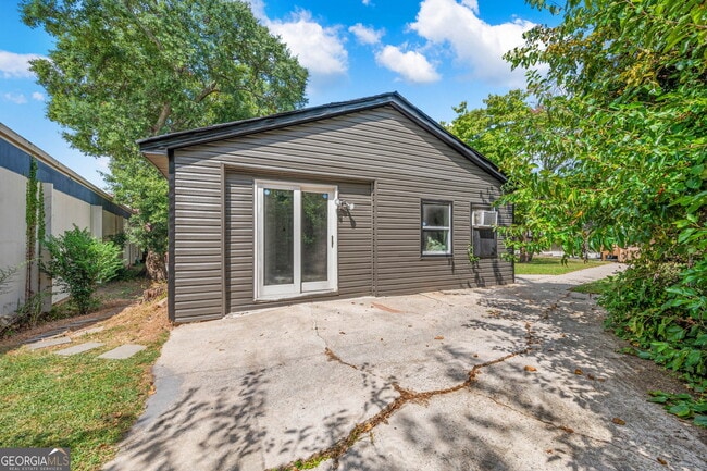 Photo - 590 Glen Iris Dr NE Unidad C