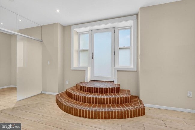 Building Photo - 1620 15th St NW