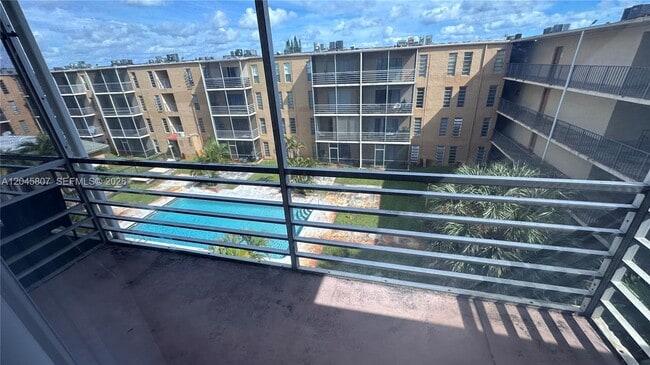Photo - 4848 NW 24th Ct Unit 416