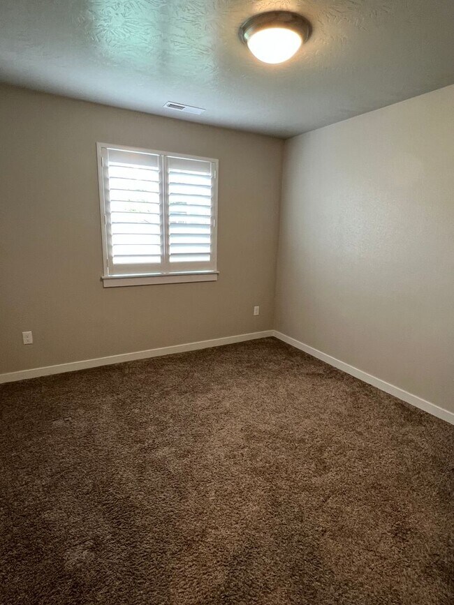 Photo - 5 bedroom 2.5 bath 3 car garage