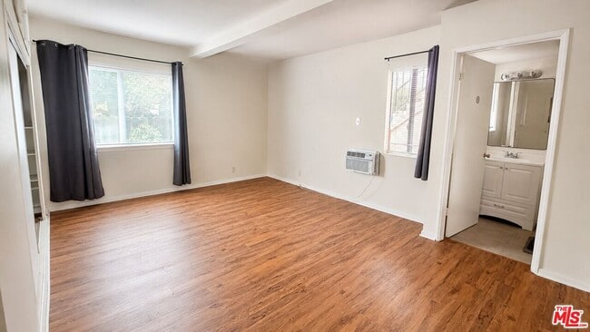Photo - 3866 Bentley Ave