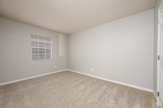2BR, 1BA - 850SF - Primary Bedroom