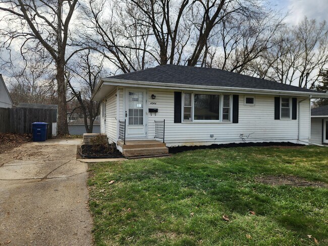 Front - 4044 52nd St