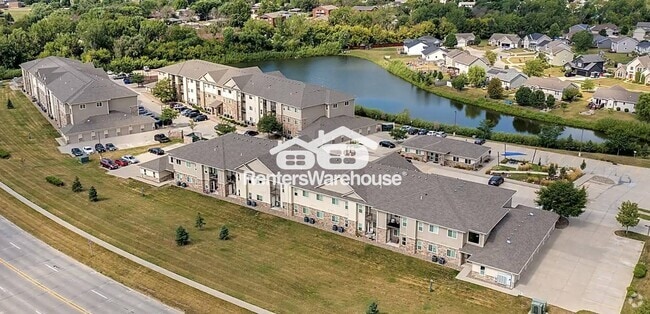 Building Photo - 1624 NW Prairie Lakes Dr Rental