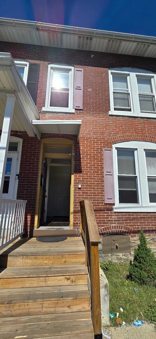 Photo - 1215 Lehman St