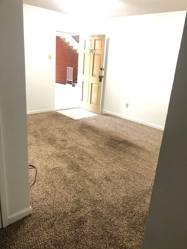 Photo - 2 Bed 1 Bath Apartment in Gated Community ...