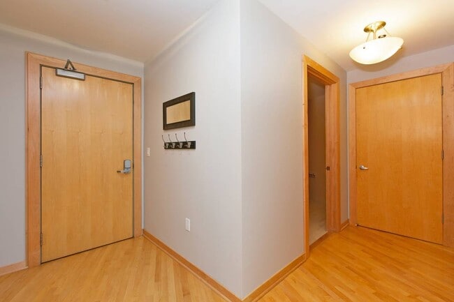 Photo - 408 N 1st St