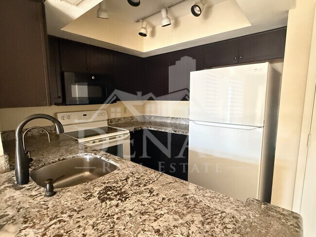 540 N May Unit 1135