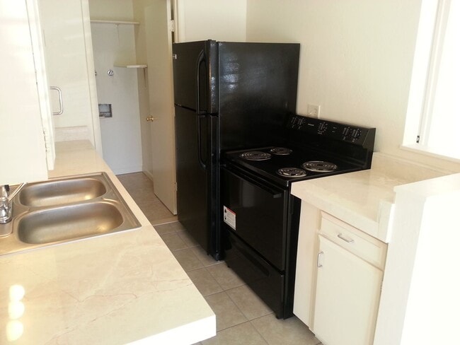 Photo - 1BD/1BA close to Moana/So. Virginia $1,350 avail immediately