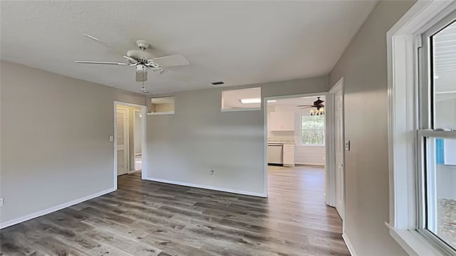 Photo - 120 S Hull Ave