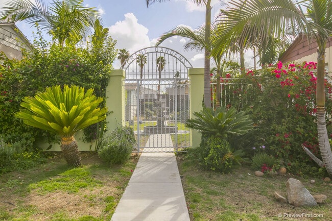 Photo - Adorable 2 Bedroom Cottage with Fenced yard, Washer+Dryer, Dishwasher, Reserved Parking! Unit 3143 30th Street