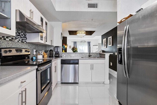 Photo - 746 NE 90th St