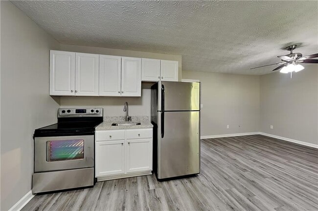 Photo - 658 Castlebrooke Way SE