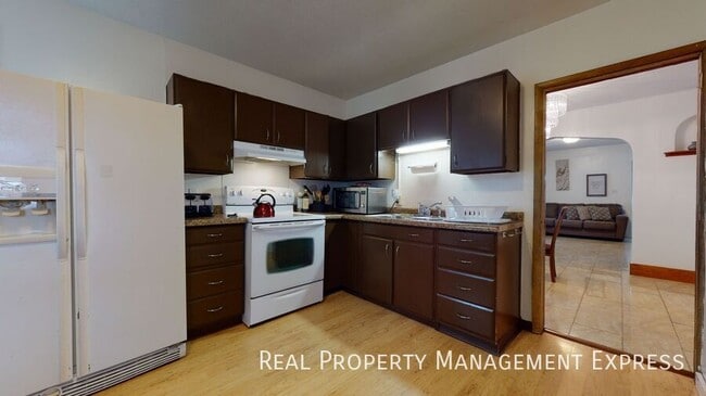 Photo - 630 N Nesmith Ave