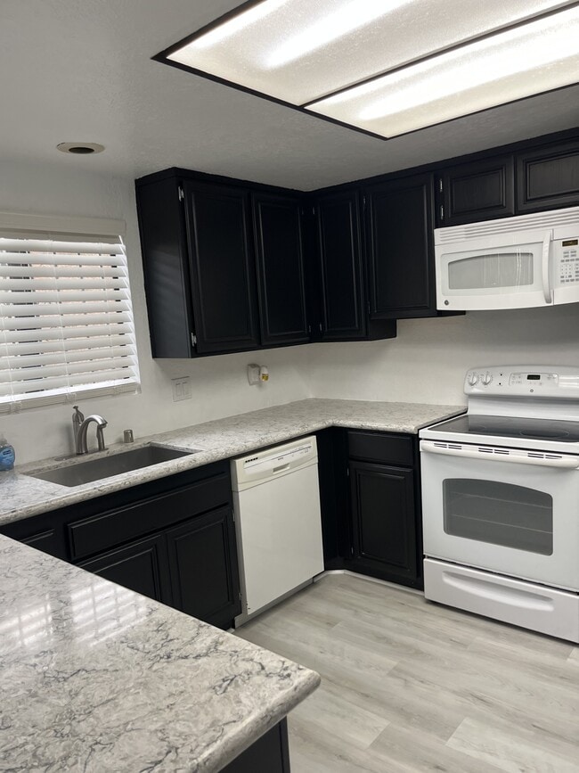 Kitchen - 2125 Ohio Ave Unit A