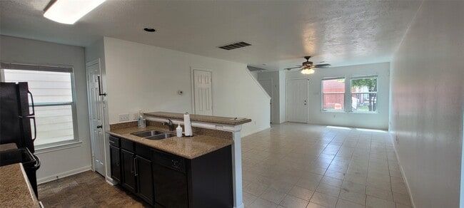 Photo - 1426 Ruthven St