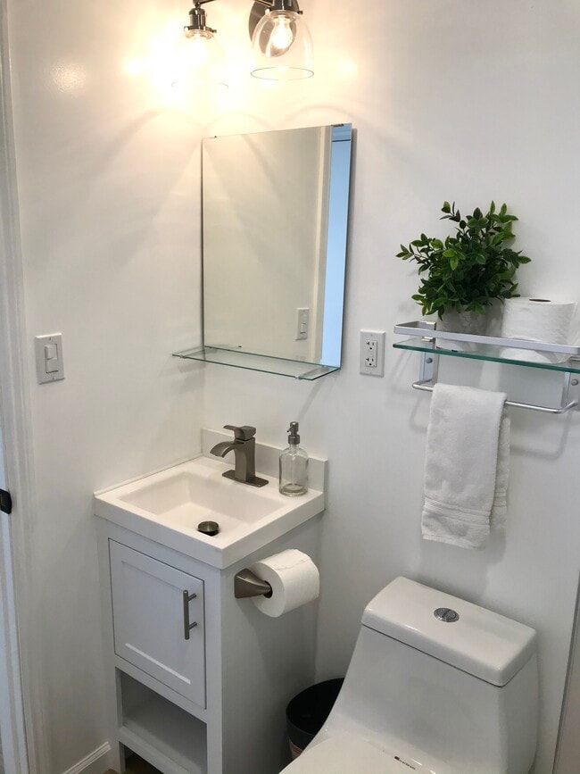 Photo - 33 Ortega Ct