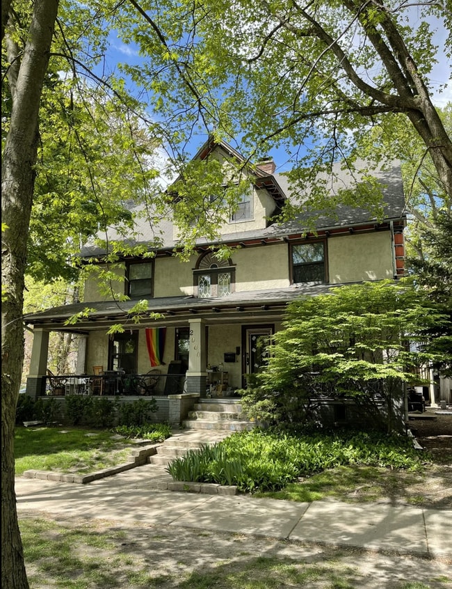 Building Photo - 2000 Sherman Ave Unit House