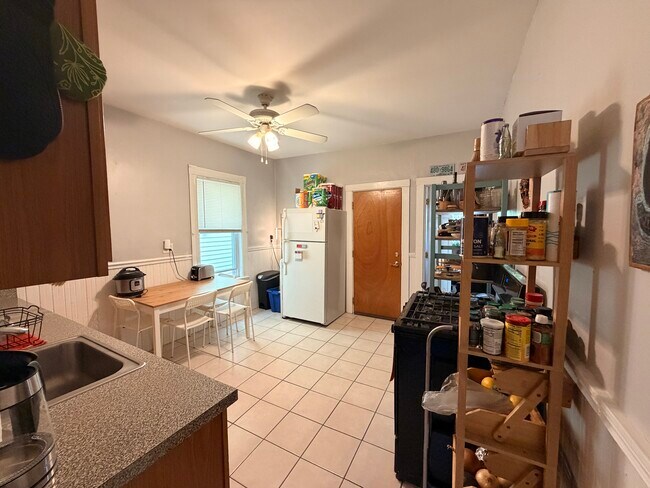 Photo - 81 Newbury St Unit 2