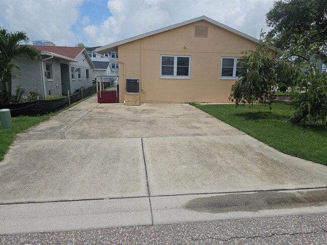Photo - 175 174th Terrace E