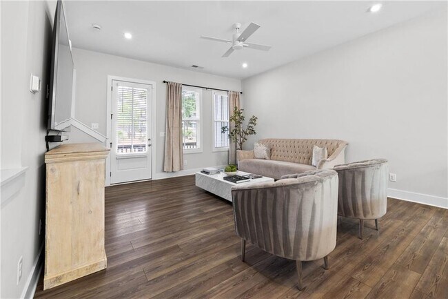 Photo - 1336 Breezy St SE