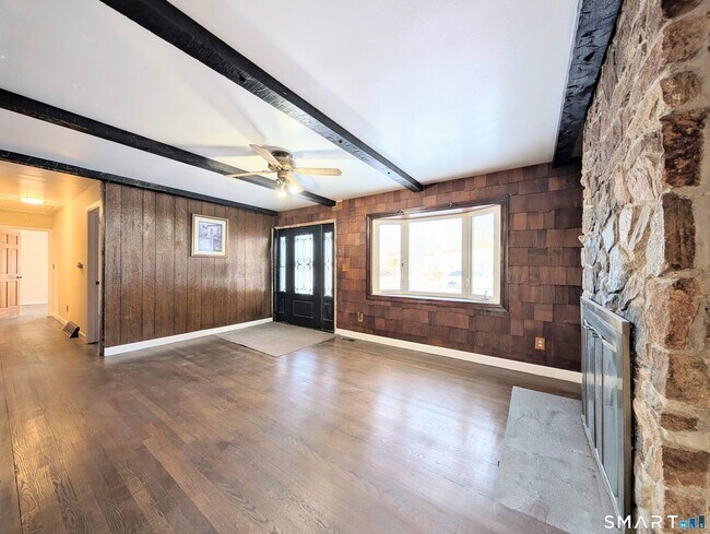 Photo - 139 Little Deer Rd