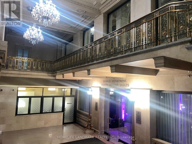 Photo - 1 King St W Unité 507