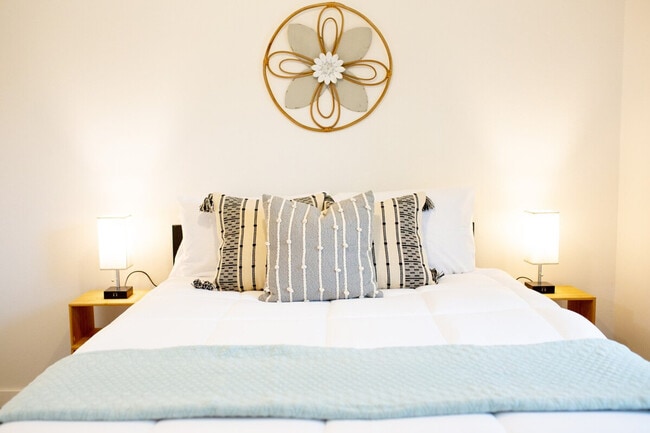 Photo - 4015 W 7th St Unit ID1296544P